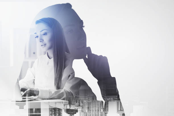 istock Two young businesswomen, leadership concept 1289853427