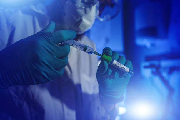 istock Researcher at work in laboratory: vaccine for coronavirus and Covid 1289873055
