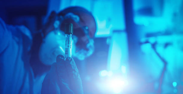 istock Researcher at work in laboratory: vaccine for coronavirus and Covid 1289873384