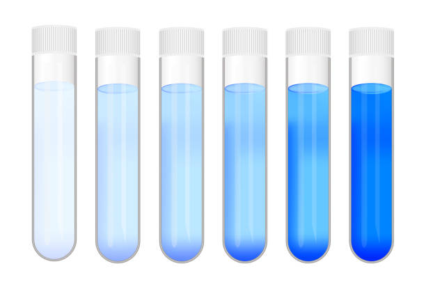 zestaw wektorowy laboratoryjnych probówek o różnych stężeniach roztworu substancji niebieskiej. gradient kolorów od jasnego do ciemnego. laboratoryjne wyroby szklane ze standardem kalibracji wyizolowane na białym. - glass tube stock illustrations