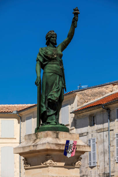 istock Statue of the Republic in Jonzac 1289882335