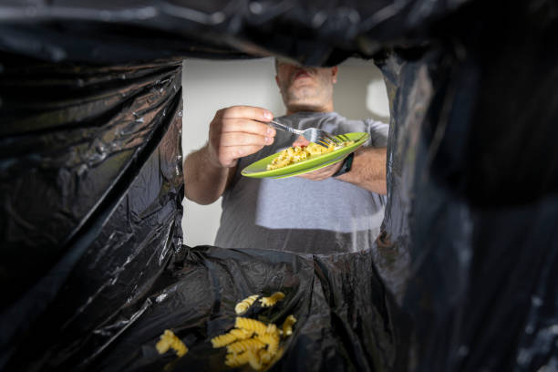 istock food is thrown in the trash 1289915303