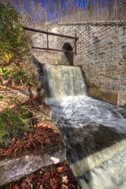 istock Vertical of Dundas Falls in Ontario, Canada 1289917844
