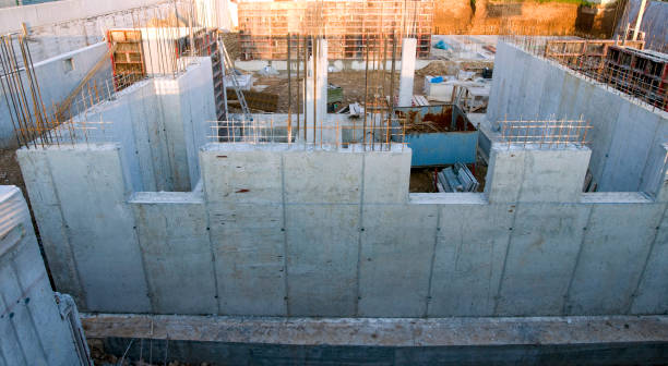 concrete foundation of a small building foundations of a small building with concrete walls and pillars reinforced concrete stock pictures, royalty-free photos & images