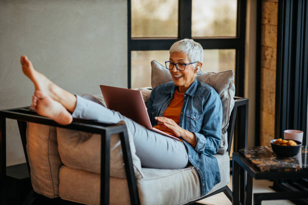 istock Enjoying retirement with the help of technology 1289925305