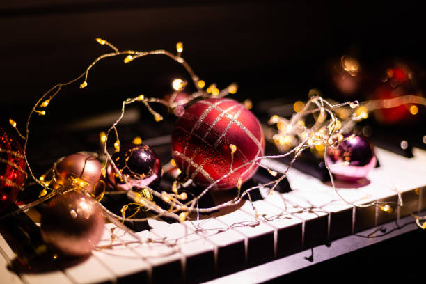 istock Piano with beautiful Christmas decor, closeup 1289942737