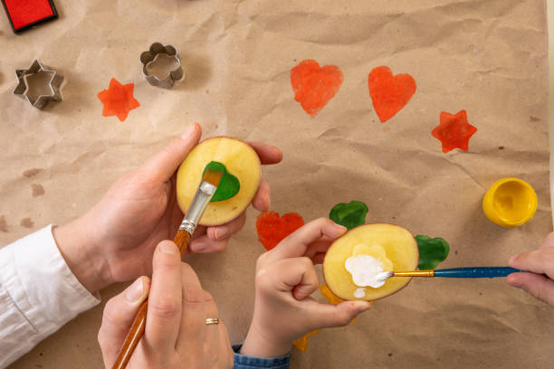 DIY potato print. handmade gift wrapping with an exclusive print pattern.
