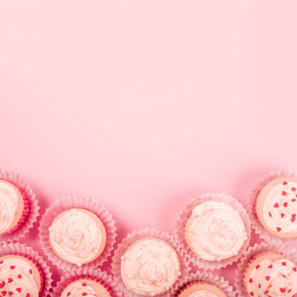 istock Valentine day love cupcakes 1289963450