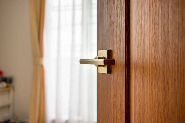 istock Open the door and enter the room 1289985059