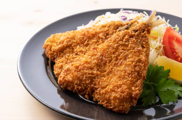 istock Fried horse mackerel served on a plate placed on a wooden table 1289991739