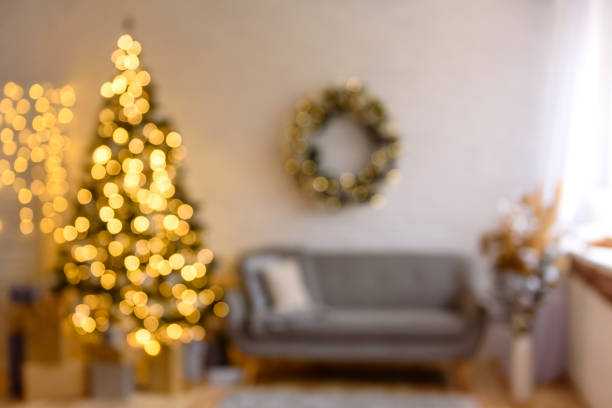 istock Christmas defocus festive design, defocused garland lights, bokeh effect 1290103289