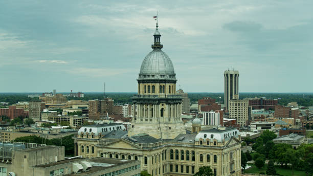 istock Illinois State Capitol and Downtown Springfield - Aerial 1290167187