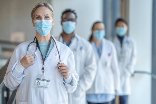 istock Group of medical professionals 1290180467