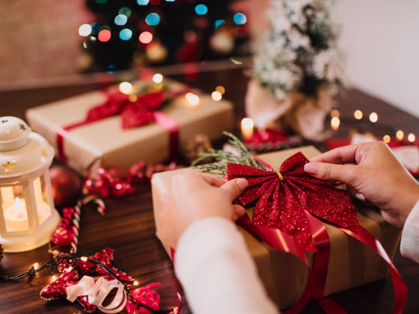 istock Finishing up Christmas gifts 1290240148