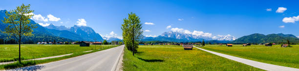 istock landscape at the wetterstein mountains 1290276030