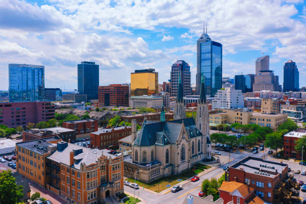 aerial view of indianapolis downtown indiana - indianapolis skyline cityscape indiana imagens e fotografias de stock