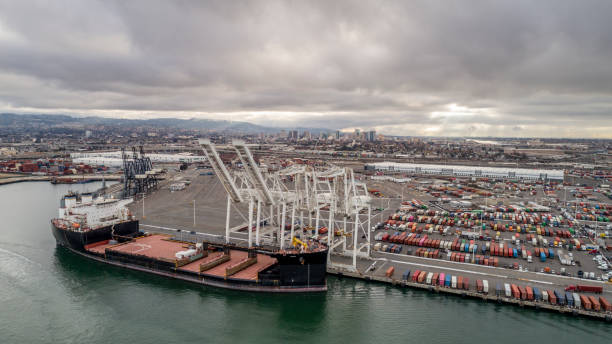 istock Port of Oakland 1290352793
