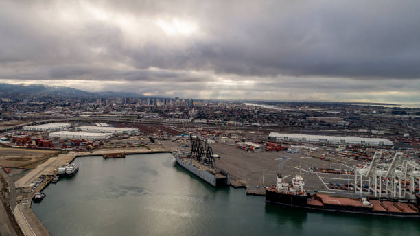 istock Port of Oakland 1290352809