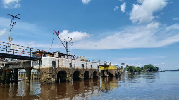 istock Pier in Borneo Indonesia 1290448642