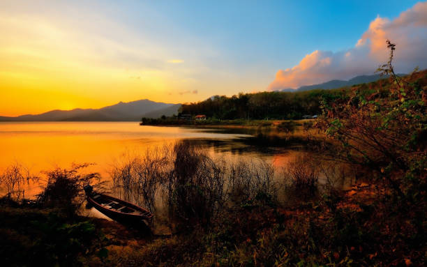 panorama klong-din-deang reservoir, nakhon si thammarat, thailand - deang stock-fotos und bilder