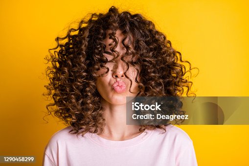 955,540 Curly Hair Stock Photos, Pictures & Royalty-Free Images - iStock | Wavy  hair, Hair, Spring flowers outline