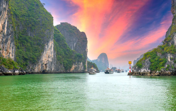 istock Dreamy sunset in Halong bay, Vietnam 1290473673