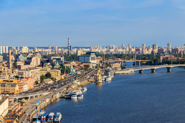 vista del río dnieper y el paisaje urbano de kiev, ucrania - 7958 fotografías e imágenes de stock