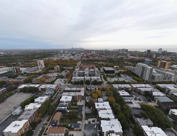 istock Aerial View of Chicago Skyline 1290515388