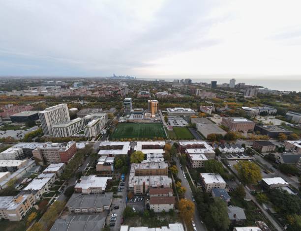 istock Aerial View of Chicago Skyline 1290515397