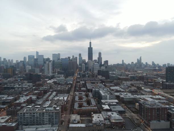 istock Aerial View of Chicago Skyline 1290520499