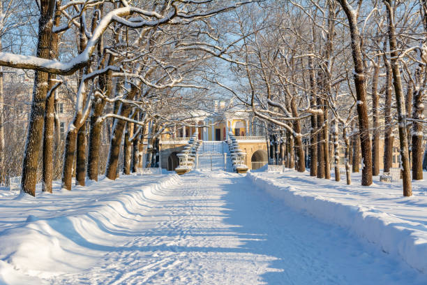 Ramp leading to Cameron gallery and Agate rooms in Catherine park in Tsarskoe Selo (Pushkin) in winter, Saint Petersburg, Russia Ramp leading to Cameron gallery and Agate rooms in Catherine park in Tsarskoe Selo (Pushkin) in winter, Saint Petersburg, Russia st petersburg catherine palace palace russia stock pictures, royalty-free photos & images