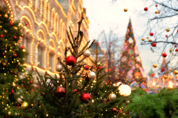 istock Christmas trees with New Year decorations on Red Square in Moscow 1290584262