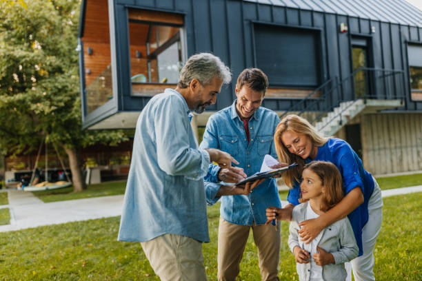 istock Family bought a house 1290602882
