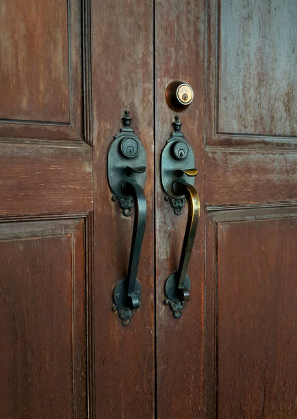 istock Door knob - vintage effect 1290641840