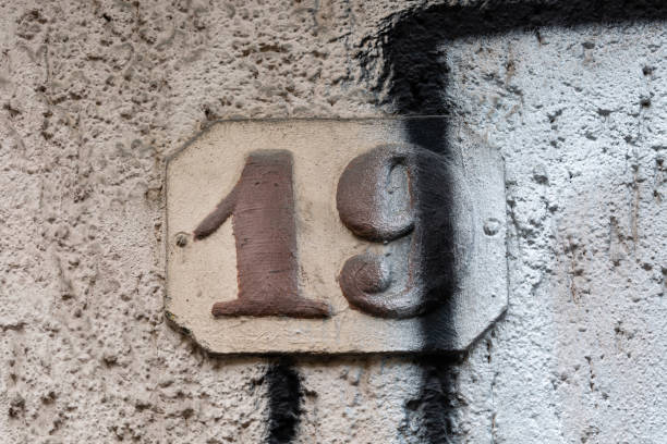 istock Number 19 on the street 1290645976