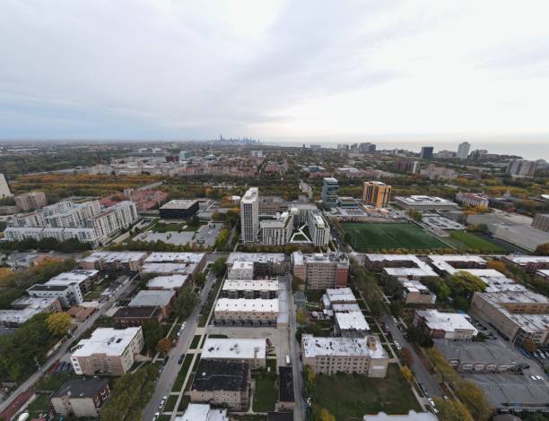 istock Aerial View of Chicago Skyline 1290718668