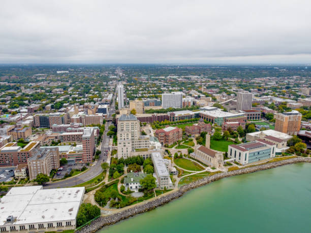 istock Aerial View of Chicago Skyline 1290718758