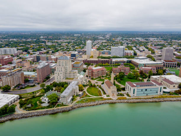 istock Aerial View of Chicago Skyline 1290719629