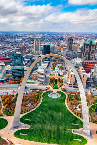 The Gateway Arch and skyline of St. Louis, Missouri from an altitude of about 700 feet over the Mississippi River.