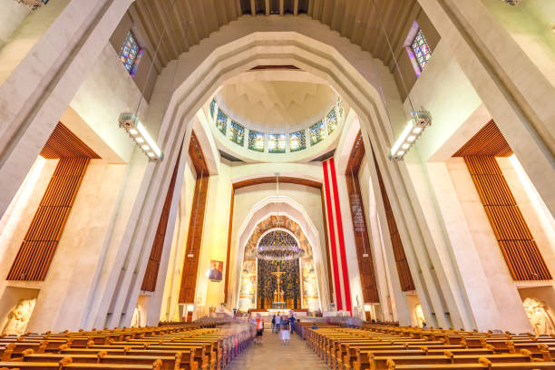 saint joseph's oratory of mount royal oratoire saint-joseph du mont-royal montreal - oratory imagens e fotografias de stock