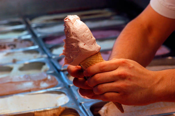 istock sales person sells ice cream 1290818067