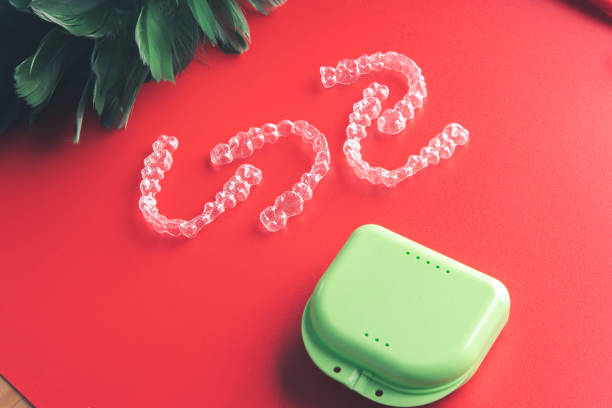 Transparent or invisible dental aligners