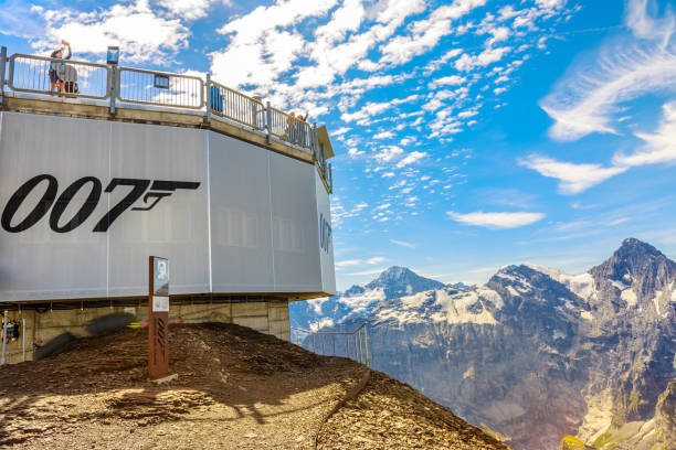 007 piz gloria schilthorn - muerren fotografías e imágenes de stock