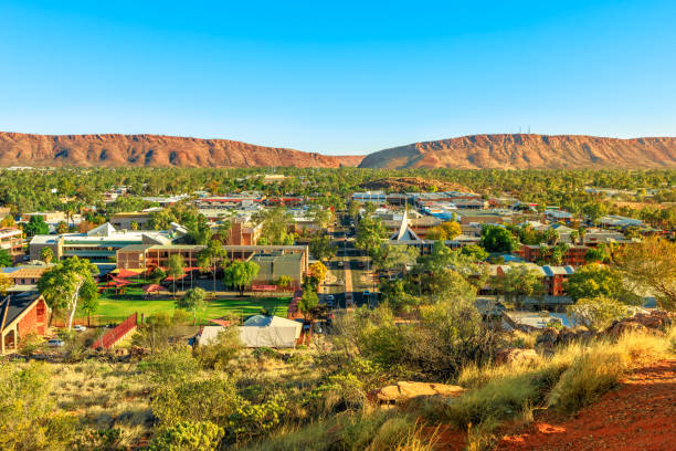 アリススプリングスの空中写真 - northern territory ストックフォトと画像