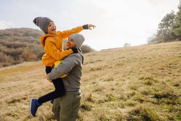 tifo per mio figlio! - fitness goal foto e immagini stock