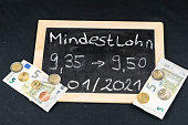 mindestlohn.jpg?b=1&s=170x170&k=20&c=KOBTlSmBQaiiBBkJIqqAifUg_95Edcq5QgLEbuSwWA4=