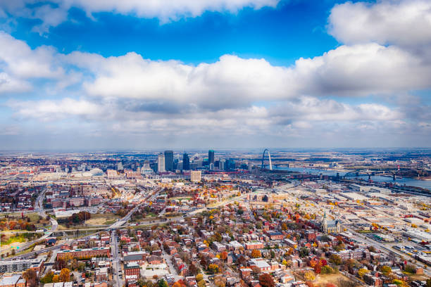 Cityscape St. Louis A wide angle aerial view of St. Louis, Missouri and the surrounding communities from about 1000 feet in altitude. jefferson national expansion memorial park stock pictures, royalty-free photos & images