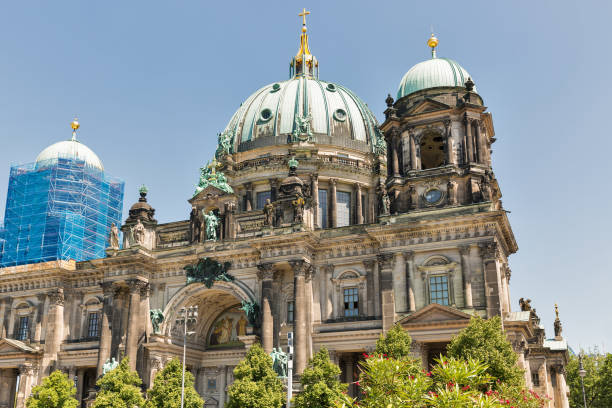 cathedral berliner dom on museum island in berlin, germany. - berlin cathedral berlin germany museum island sunlight imagens e fotografias de stock