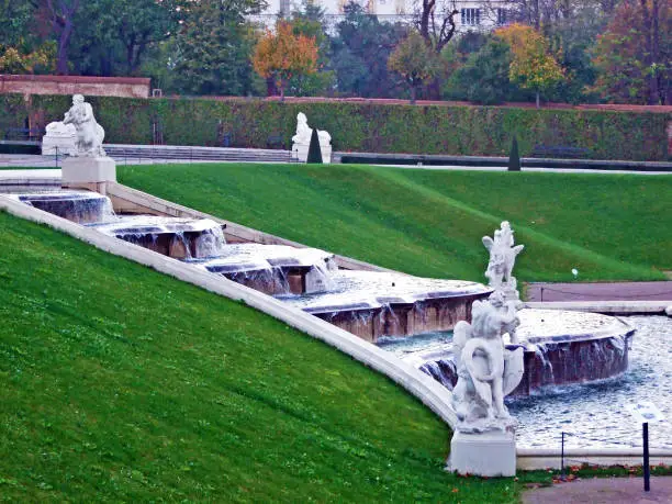 The Baroque palace gardens of the Belvedere (Schlossgarten - Die barocke Parkanlage des Belvedere) - Vienna, Austria