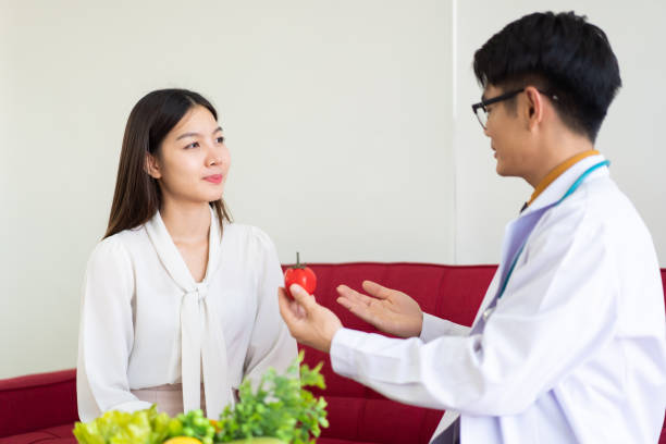 istock Nutritionist advisor and patient. 1290971508